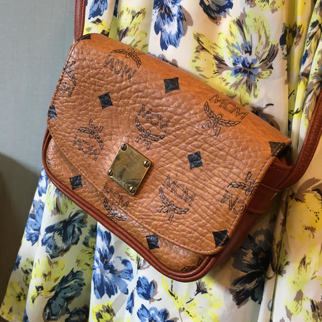 MCM(エムシーエム)のmcm ショルダーバッグ レディースのバッグ(ショルダーバッグ)の商品写真