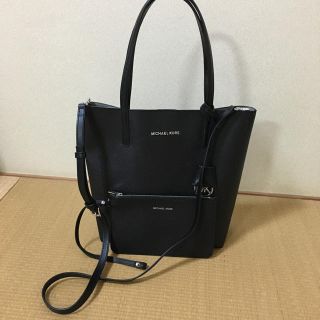 マイケルコース(Michael Kors)のMICHAEL KORS トートバッグ　ショルダーストラップ付(トートバッグ)