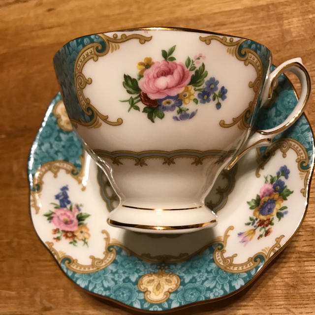 ROYAL ALBERT(ロイヤルアルバート)のROYAL ALBERT  1994年　新品未使用 インテリア/住まい/日用品のキッチン/食器(食器)の商品写真