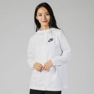 ナイキ(NIKE)の最終値下げ中！NIKE ウィンドブレーカー　新品未使用(ナイロンジャケット)