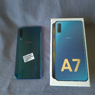 ギャラクシー(Galaxy)の超美品　Galaxy A7 ブルー　おまけ付き　ガラスフイルム　カバーケース付き(スマートフォン本体)