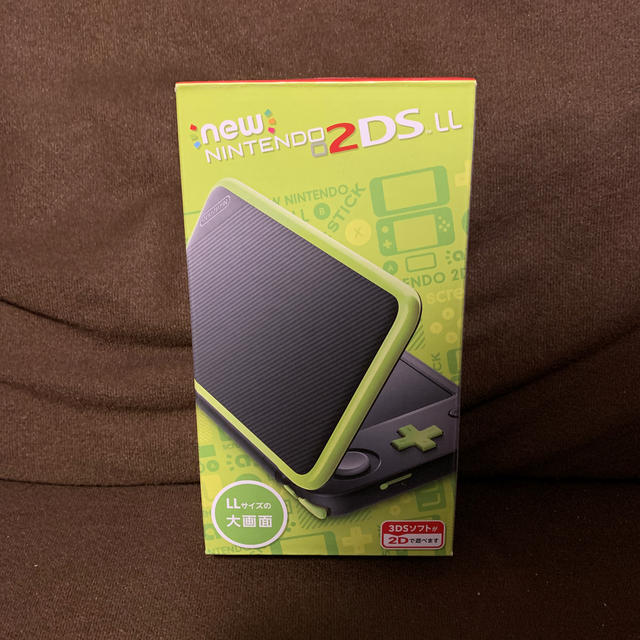 任天堂(ニンテンドウ)のニンテンドー 2DS LL ★付属品充実★ エンタメ/ホビーのゲームソフト/ゲーム機本体(携帯用ゲーム機本体)の商品写真