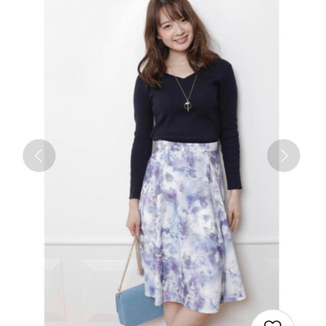 JUSGLITTY(ジャスグリッティー)のデジタルプリントフラワースカート レディースのスカート(ひざ丈スカート)の商品写真