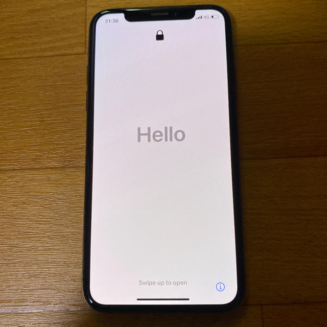 【美品】iPhone Xs Gold 256 GB au