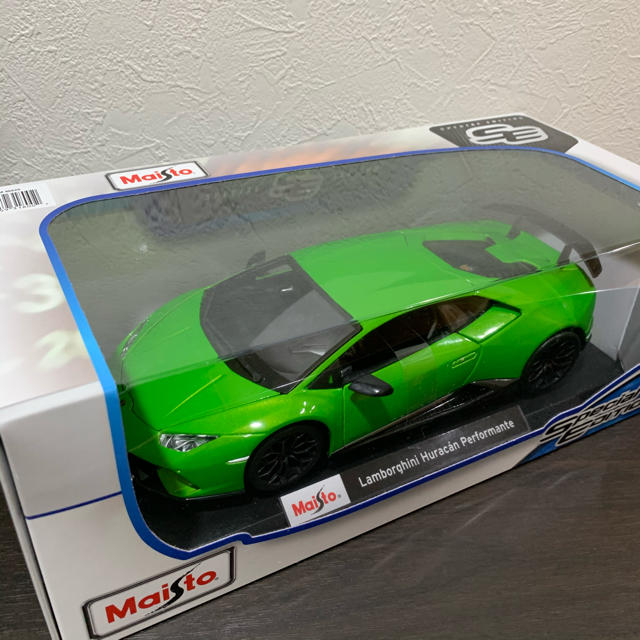 Lamborghini(ランボルギーニ)の新品 マイスト 1/18 ランボルギーニ ウラカン ペルフォルマンテ エンタメ/ホビーのおもちゃ/ぬいぐるみ(ミニカー)の商品写真