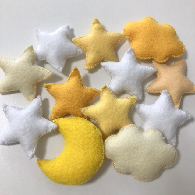 ハンドメイド 星 雲 月 フェルト ガーランドの通販 By こはママ S Shop ラクマ ハンドメイド 星 雲 月 フェルト ガーランドの通販 By こはママ S Shop ラクマ
