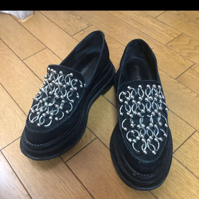 JEFFREY CAMPBELL(ジェフリーキャンベル)の⭐︎日本未入荷⭐︎ジェフリーキャンベル　スウェードピアッシングシューズ レディースの靴/シューズ(ローファー/革靴)の商品写真