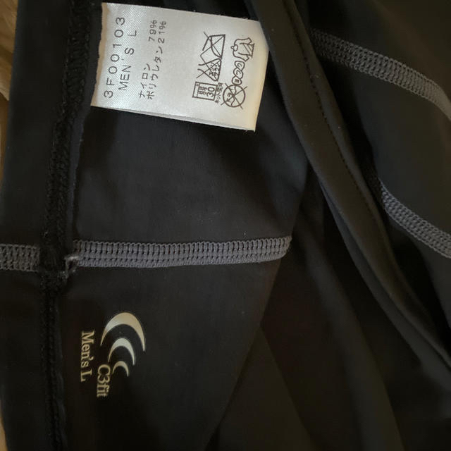 C3fit(シースリーフィット)の専用　C3fit コンプレッションロングスリーブシャツ　メンズL メンズのトップス(シャツ)の商品写真