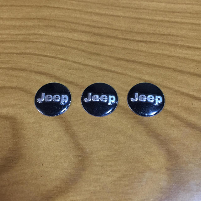 Jeep(ジープ)のJeep ジープ☆ロゴエンブレム☆3個 自動車/バイクの自動車(車種別パーツ)の商品写真