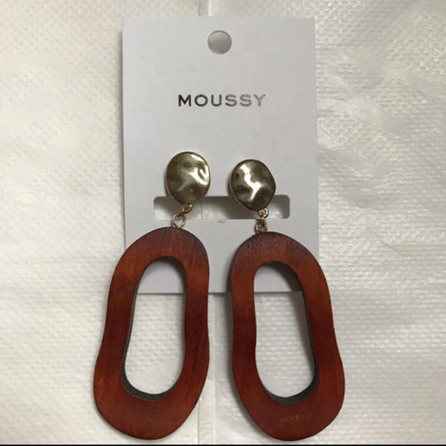 moussy(マウジー)のマウジー　ウッドイヤリング レディースのアクセサリー(イヤリング)の商品写真
