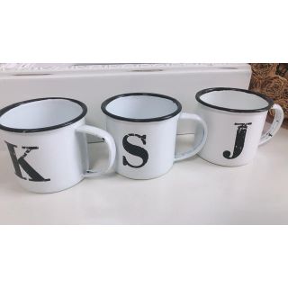 ホーロー イニシャル マグカップ 未使用♡j(食器)