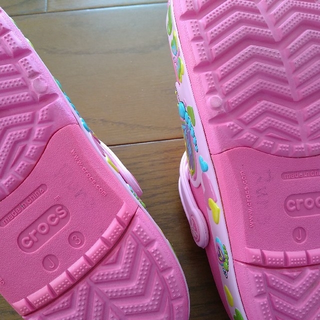 crocs(クロックス)のnancy様専用　クロックス　J3　 キッズ/ベビー/マタニティのキッズ靴/シューズ(15cm~)(サンダル)の商品写真