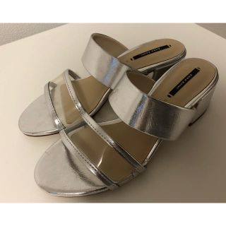 ザラ(ZARA)のzara☆ザラ☆シルバーサンダル☆37【24cm】(サンダル)