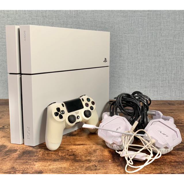 PlayStation4(プレイステーション4)のPlaystation4 ヘッドホンセット！ エンタメ/ホビーのゲームソフト/ゲーム機本体(家庭用ゲーム機本体)の商品写真
