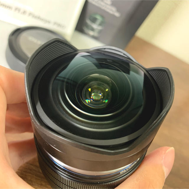OLYMPUS(オリンパス)の【美品】M.ZUIKO 8mm F1.8 fisheye PRO スマホ/家電/カメラのカメラ(レンズ(単焦点))の商品写真