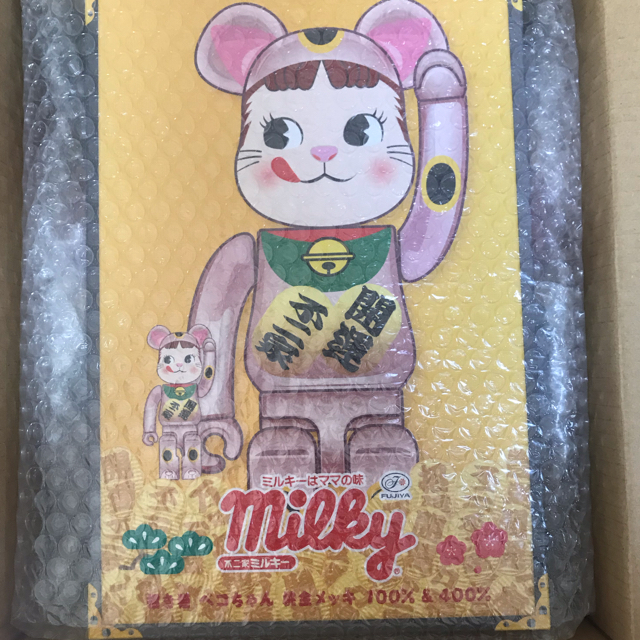 MEDICOM TOY(メディコムトイ)のBE@RBRICK 招き猫 ペコちゃん 桃金メッキ 100％ ＆ 400％ エンタメ/ホビーのフィギュア(その他)の商品写真