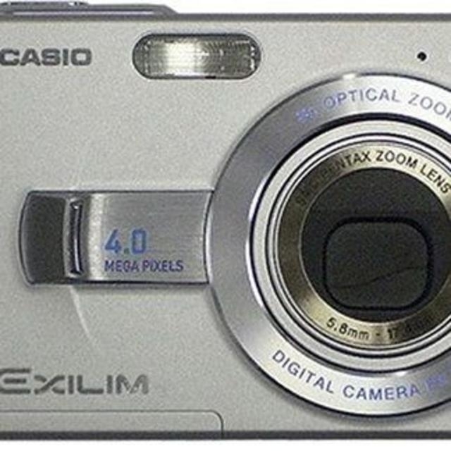 CASIO(カシオ)のCASIO EXILIM ZOOM EX-Z40 シルバー スマホ/家電/カメラのカメラ(コンパクトデジタルカメラ)の商品写真