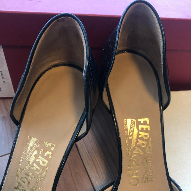 Ferragamo(フェラガモ)の美品　フェラガモ  オープントゥ　パンプス レディースの靴/シューズ(ハイヒール/パンプス)の商品写真