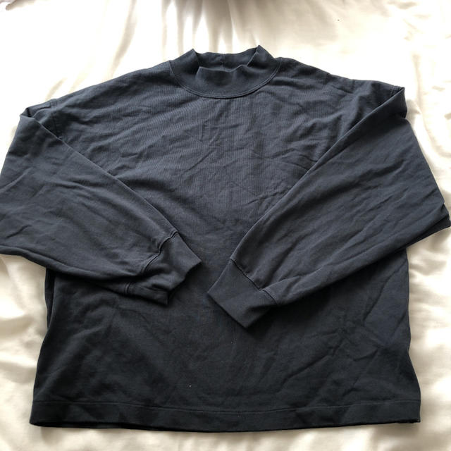UNIQLO(ユニクロ)の新品　ユニクロU モックネック　Tシャツ　長袖　XL ブラウン レディースのトップス(Tシャツ(長袖/七分))の商品写真