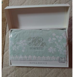 ニナリッチ(NINA RICCI)の半額以下💖　ニナリッチ　バスタオル(タオル/バス用品)