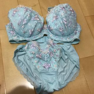 トリンプ(Triumph)の★杏梨さま専用★ブラショーツセット(Ｅ75)(ブラ&ショーツセット)