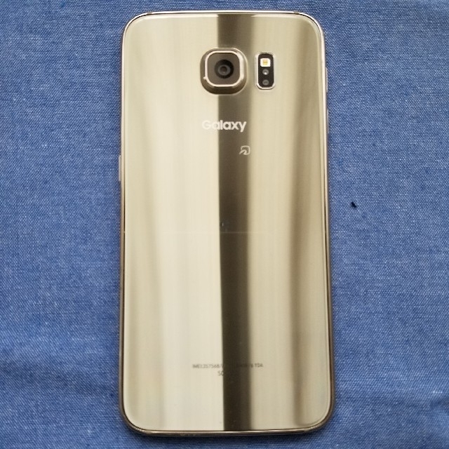 SAMSUNG(サムスン)のGALAXY S6  docomo SC-05G ゴールド スマホ/家電/カメラのスマートフォン/携帯電話(スマートフォン本体)の商品写真