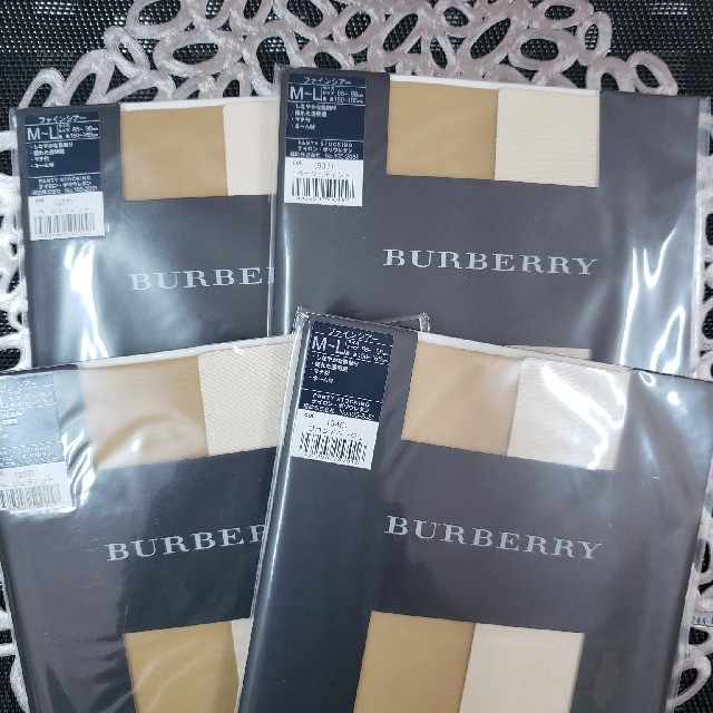 BURBERRY(バーバリー)のBURBERRY　ストッキング　4つ　新品未開封未使用！ レディースのレッグウェア(タイツ/ストッキング)の商品写真