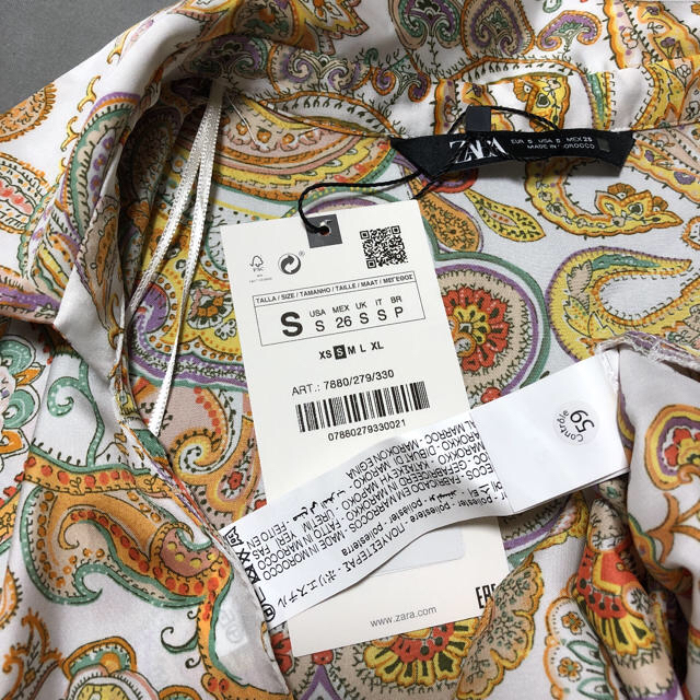 ZARA(ザラ)の新品★タグ付　ZARA マルチプリント　ペイズリー柄ワンピース レディースのワンピース(ひざ丈ワンピース)の商品写真