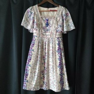 ドーリーガールバイアナスイ(DOLLY GIRL BY ANNA SUI)のANNA SUI　ワンピース　白　オフホワイト　花柄(ひざ丈ワンピース)