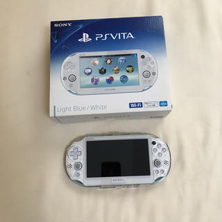 プレイステーションヴィータ(PlayStation Vita)のPlayStation Vita Wi-Fiモデル ライトブルー・ホワイト(携帯用ゲーム機本体)