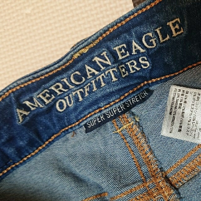 American Eagle(アメリカンイーグル)のダメージ デニムパンツ レディースのパンツ(デニム/ジーンズ)の商品写真