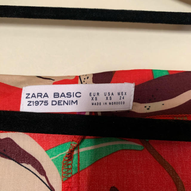 ZARA(ザラ)のZARA リゾート　ショート丈トップス レディースのトップス(カットソー(半袖/袖なし))の商品写真