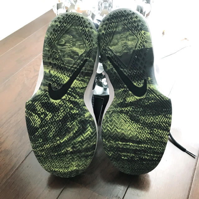 NIKE(ナイキ)のNIKE ナイキ インフュリエイト スニーカー サイズ22.5 キッズ/ベビー/マタニティのキッズ靴/シューズ(15cm~)(スニーカー)の商品写真