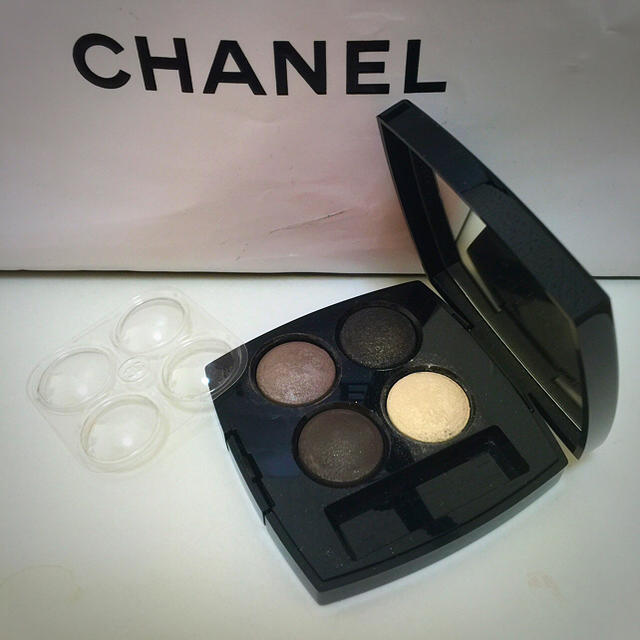 CHANEL - 限定色試塗のみ♡レキャトルオンブル43の通販 by ♡あかまる♡'s shop｜シャネルならラクマ