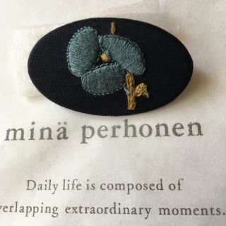 ミナペルホネン(mina perhonen)の✳︎ご専用✳︎新品未使用　ミナペルホネン サンキューベリーバッジ ohayo(ブローチ/コサージュ)