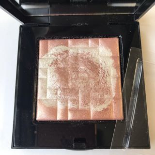 ボビイブラウン(BOBBI BROWN)のボビイブラウン ハイライティングパウダー01ピンクグロウ(フェイスパウダー)