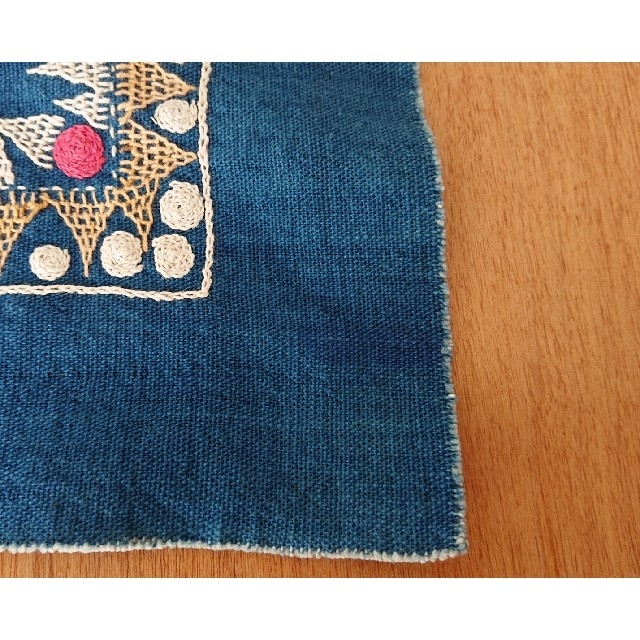 ラオス 布 レンテン族の刺繍画 2