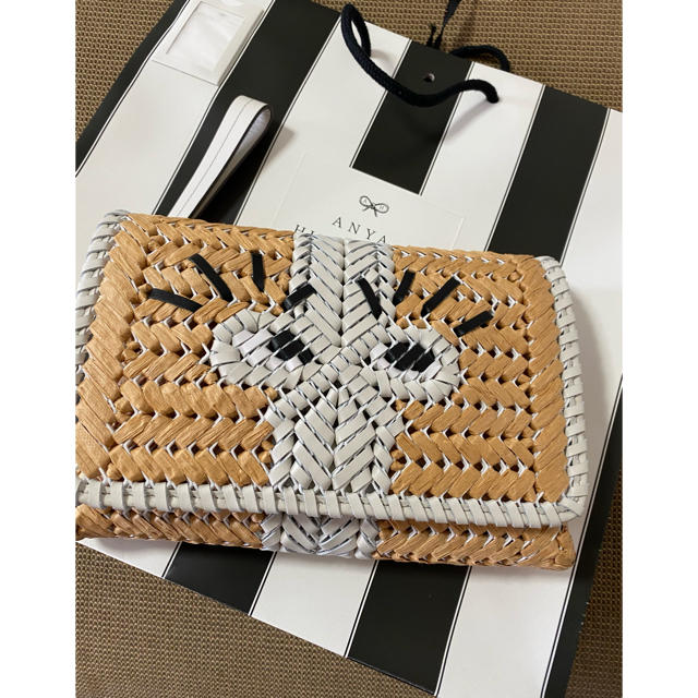 アニヤハインドマーチ　Eyes Neeson Basket Clutchanyahindmarch