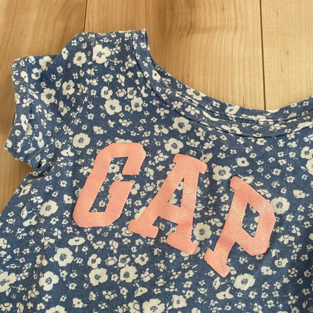 babyGAP(ベビーギャップ)の【最終価格❣️6/13完全削除】 baby GAP＊花柄ワンピース キッズ/ベビー/マタニティのキッズ服女の子用(90cm~)(ワンピース)の商品写真