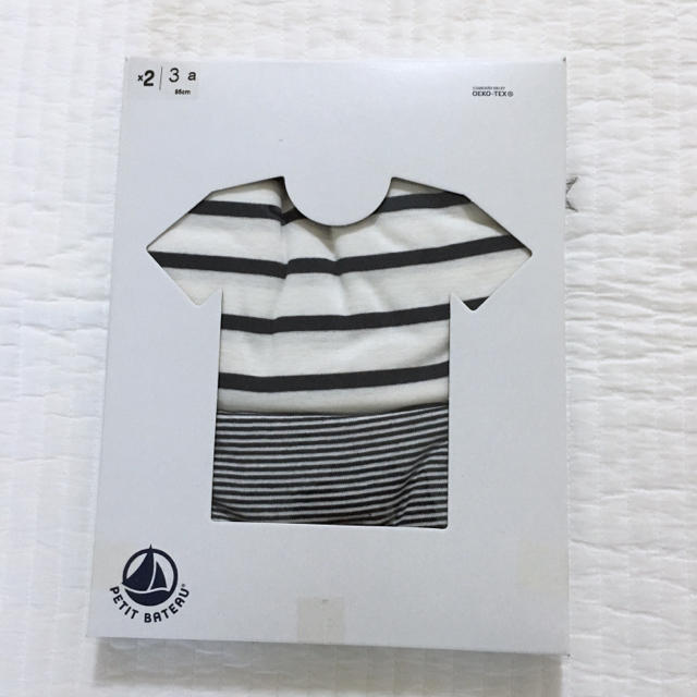 PETIT BATEAU(プチバトー)の新品未使用  プチバトー マリニエール&ミラレ 半袖 Tシャツ 2枚組 3ans キッズ/ベビー/マタニティのキッズ服男の子用(90cm~)(下着)の商品写真