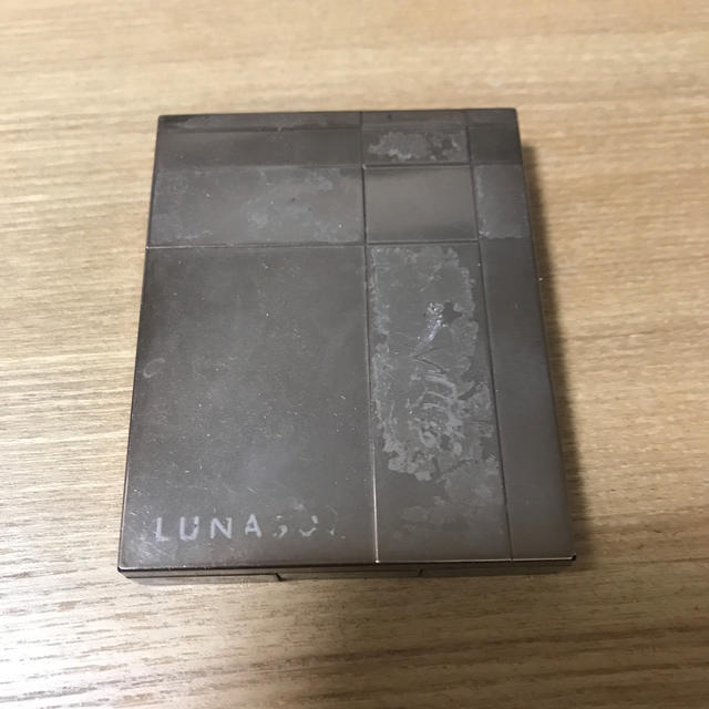 LUNASOL(ルナソル)の専用です。ルナソル　アイシャドー　スキンモデリングアイズ　01 コスメ/美容のベースメイク/化粧品(アイシャドウ)の商品写真