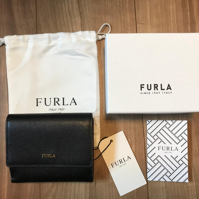 FURLA二つ折り財布