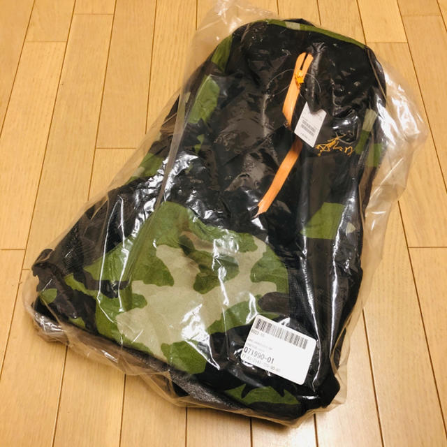 【匿名配送】ARC'TERYX × BEAMS / 別注 ARRO 22L 迷彩