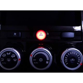 ミツビシ(三菱)のデリカ D:5 CV5W ハザードスイッチ LED打ち替え済み品(車種別パーツ)