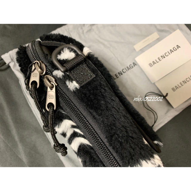 Balenciaga(バレンシアガ)の新品【 BALENCIAGA 】 エクスプローラー ショルダーバッグ ロゴ メンズのバッグ(ショルダーバッグ)の商品写真