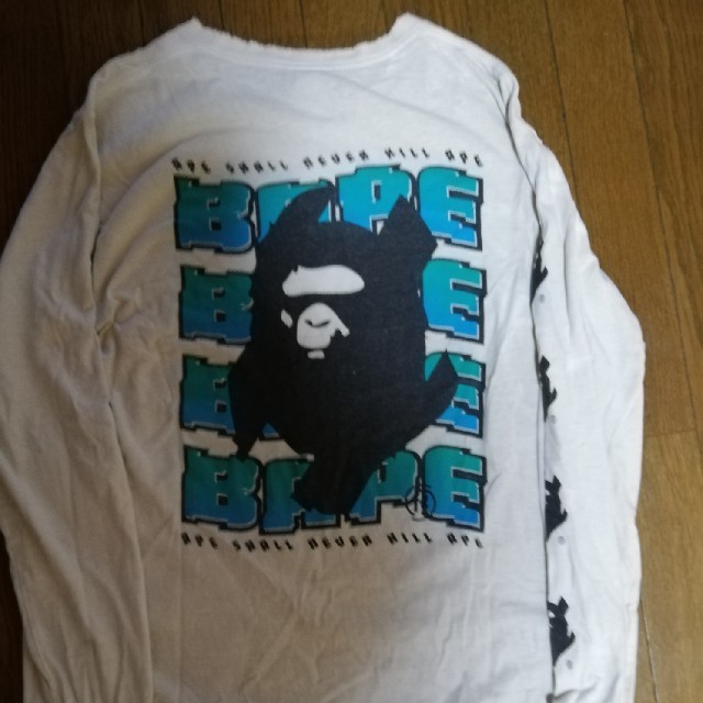 A BATHING APE(アベイシングエイプ)のエイプ　ロンt  アームロゴ　バックロゴ メンズのトップス(Tシャツ/カットソー(七分/長袖))の商品写真