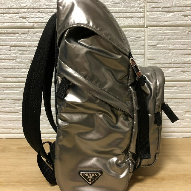PRADA(プラダ)のPRADA メンズのバッグ(バッグパック/リュック)の商品写真