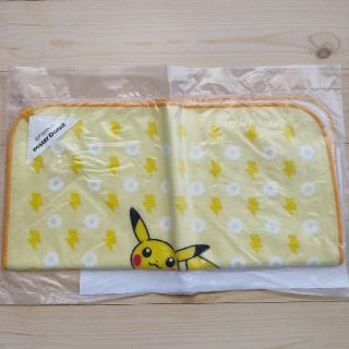 ポケモン(ポケモン)のポケモン　ピカチュウ　ループ付きタオルハンカチ（ポケットモンスター）(その他)