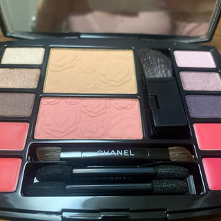 CHANEL トラベルメイクアップパレット ハーモニーカメリア