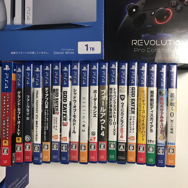 PlayStation4(プレイステーション4)のps4 pro [今週いっぱいまでSALE]*最終価格 エンタメ/ホビーのゲームソフト/ゲーム機本体(家庭用ゲーム機本体)の商品写真